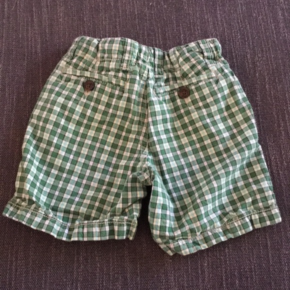 Baby Gap green checked shorts - Picture 2 of 2